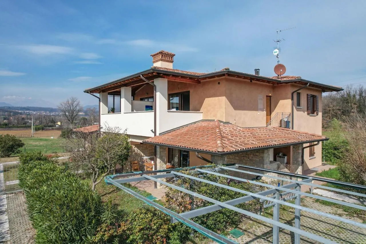 Leone Apartment Moniga del Garda